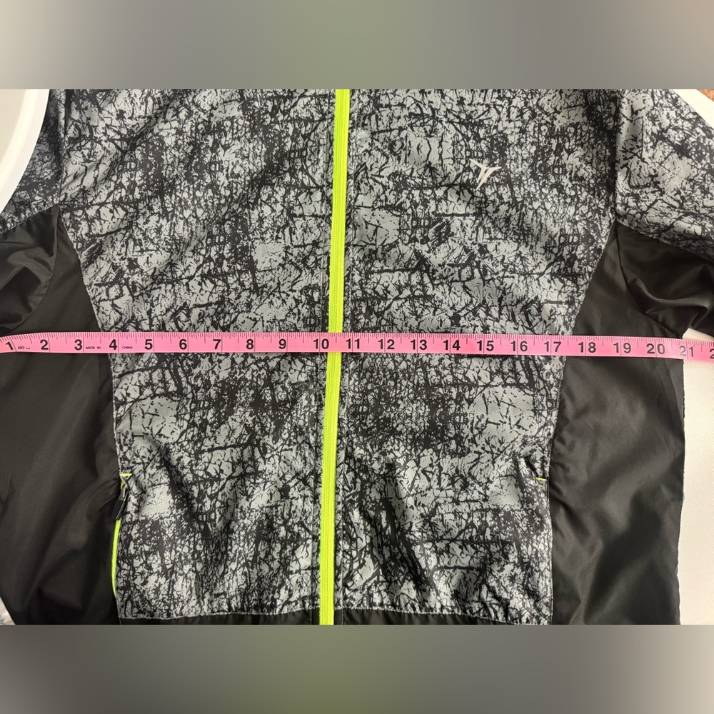 Old Navy Active Softshell Packable Running Jacket - Picture 3 of 7